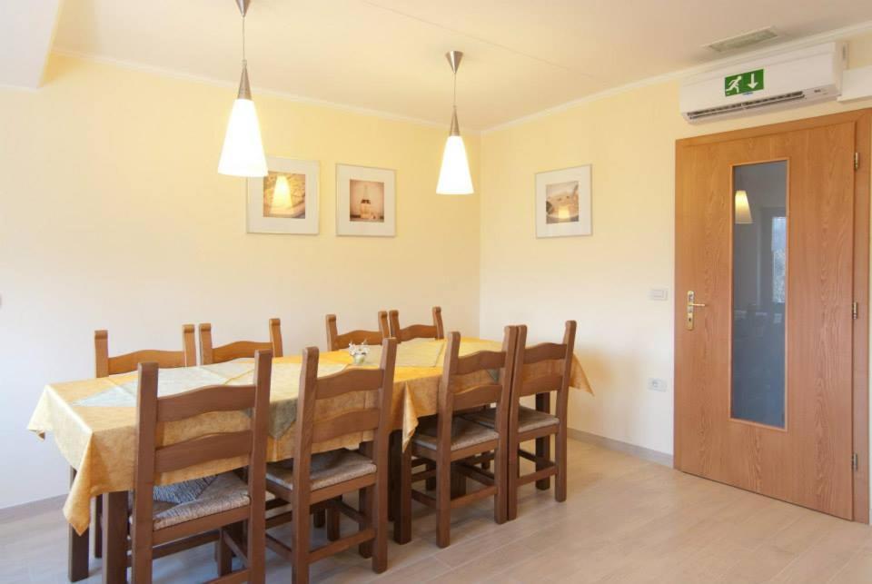 Dornberk Kraljic - Primoz Cotar Bed & Breakfast エクステリア 写真